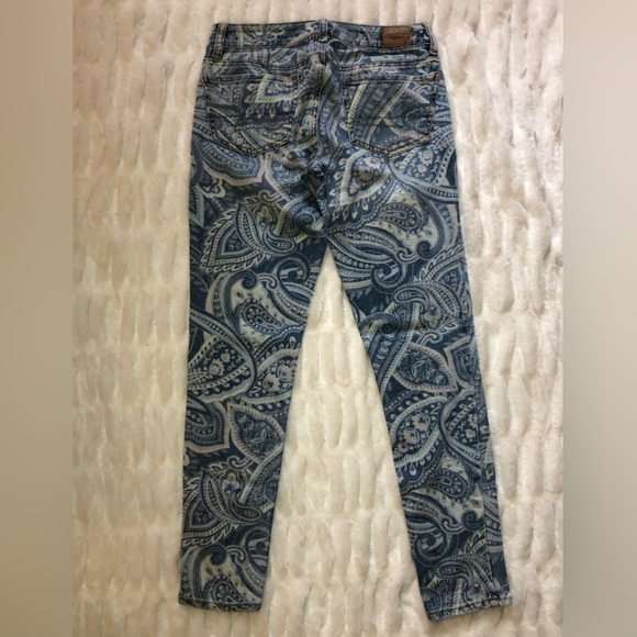 AEO Paisley Print Light Wash Denim Jeggings - Picture 4 of 4